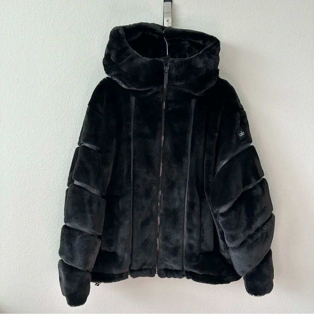 ALO Yoga Black Knockout Faux Fur Oversized Jacket Coat SZ S - Picture 3 of 9